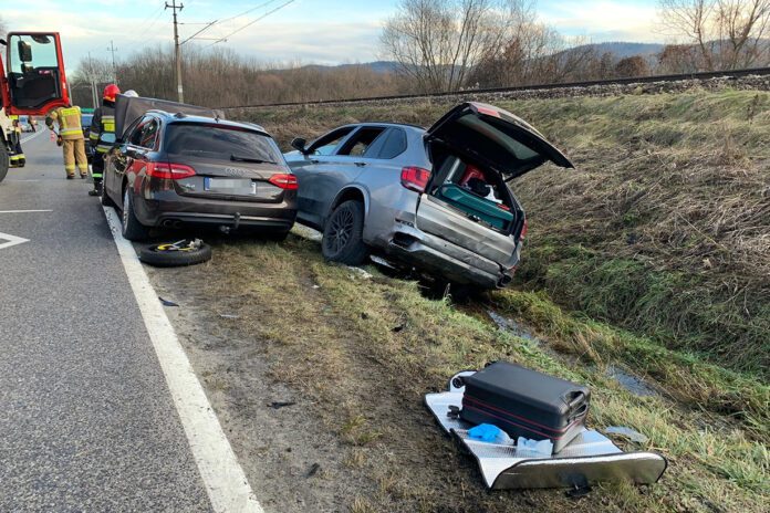 Kolizja na DW 977 w Siedliskach Kolizja na DW 977 w Siedliskach