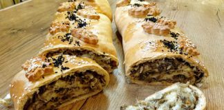 Kulebiak z kiszoną kapustą i grzybami