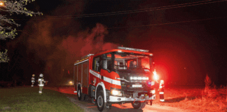 Nowy samochód dla OSP w Radgoszczy