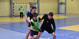 16 drużyn na turnieju halowej piłki nożnej