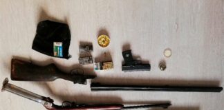 59 latek nielegalnie przechowywał broń i amunicję