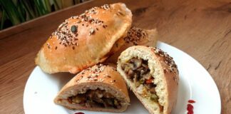 Pierogi drożdżowe z mięsem pieczone w piekarniku