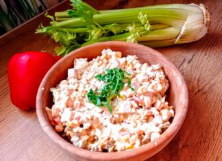 Sałatka z selerem naciowym