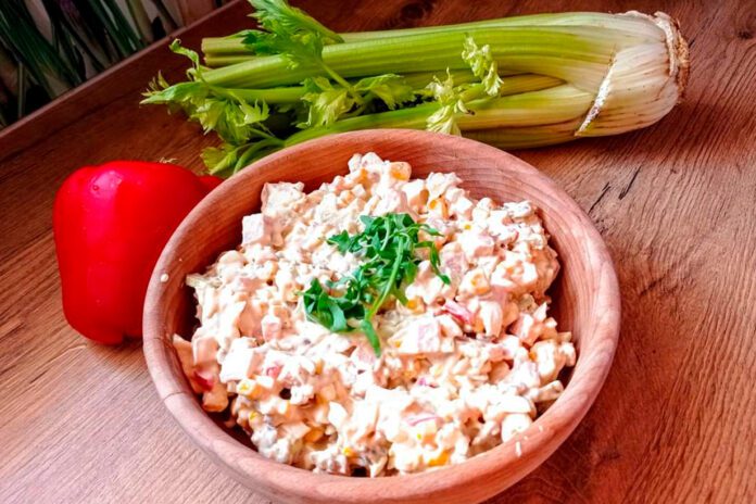 Sałatka z selerem naciowym