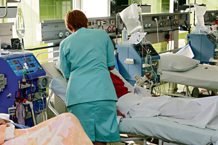 Tarnów - Setka pielęgniarek pożegna się z pracą w szpitalu