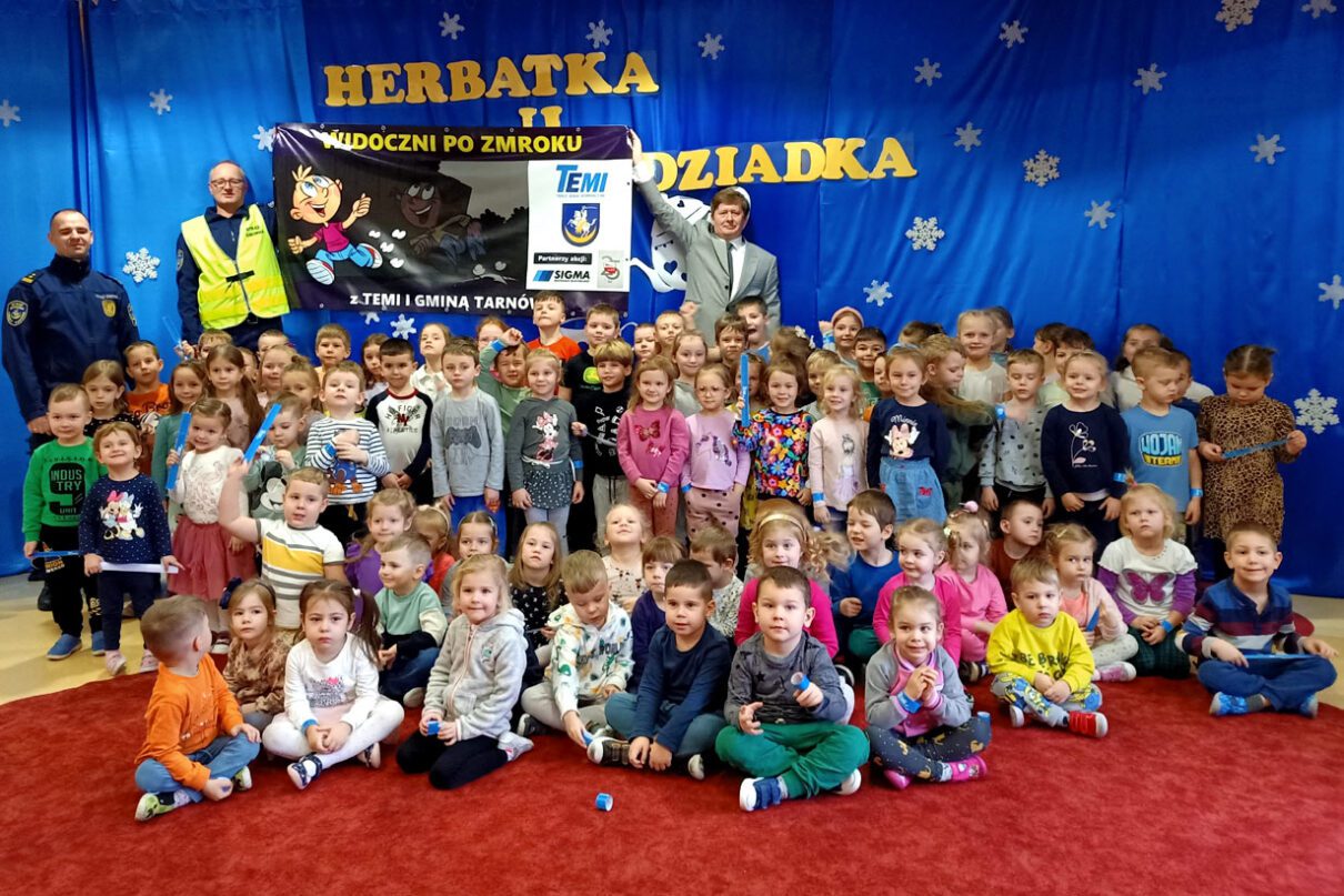 Widoczni po zmroku Wola Rzędzińska