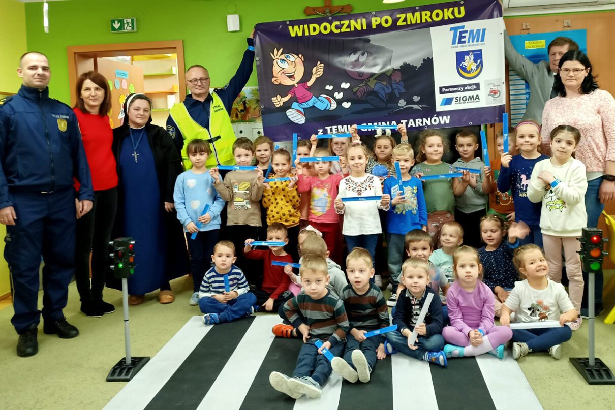 Widoczni po zmroku Wola Rzędzińska