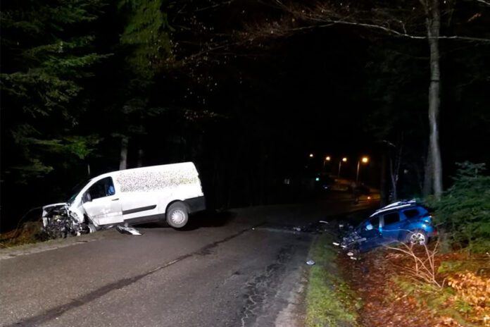 Wypadek na łuku drogi w Zalasowej