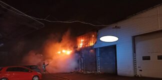 Pożar w warsztacie samochodowym