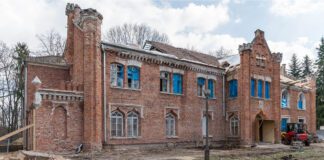 Kolejny etap rewitalizacji Pałacu Dąmbskich