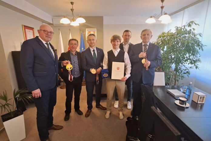 Młodzieżowy mistrz świata z nagrodą powiatu tarnowskiego