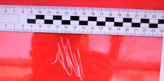 Porysował karoserie samochodów