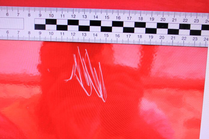 Porysował karoserie samochodów