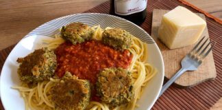 Pulpety brokułowe ze spaghetti