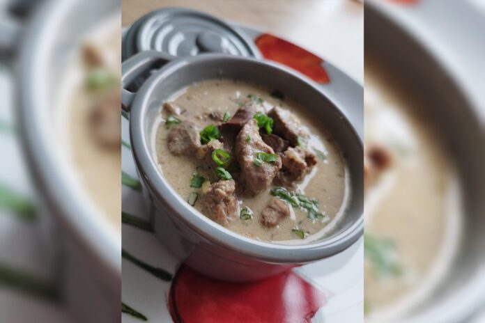 Wątróbka w sosie śmietanowym z majerankiem