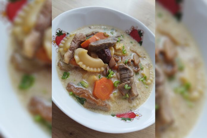 Zupa z suszonych grzybów