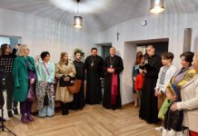 Biskup Andrzej Jeż poświęcił Centrum Integracji Ukraińskiej