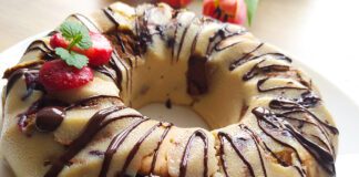 Deser budyniowy z żurawiną