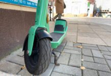 Skórą po chodniku, czyli śmiertelnie niebezpieczne hulajnogi Skórą po chodniku