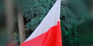 Umieść flagę na swoim samochodzie