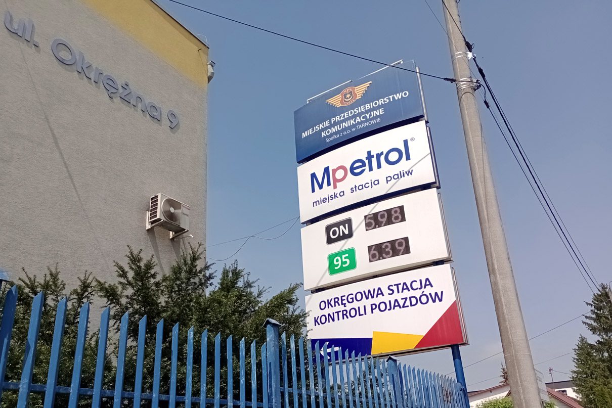 Stacja benzynowa przy ul. Braci Saków