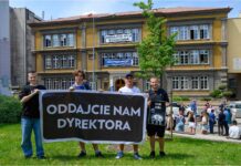 Murem za Rybą czyli manifestacja poparcia dla dyrektora III LO