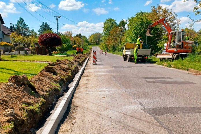 Osiedlowe drogi w Brzesku będą lepsze ale nie obejdzie się bez wycinki drzew