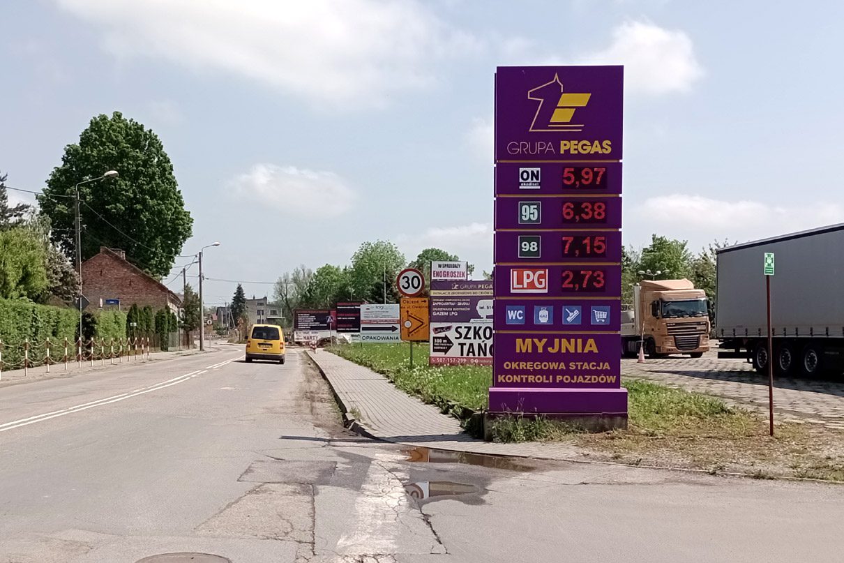 Stacja benzynowa przy ul. Braci Saków