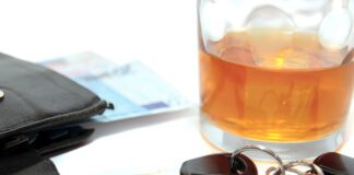 Próba wręczenia łapówki przez pijanego kierowcę