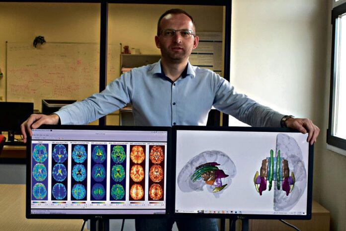 Naukowiec z Tarnowa szuka pierwszych oznak choroby Alzheimera