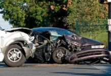 Zderzenie osobówki z motorowerem