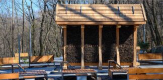 Zepsuta tężnia solankowa na Górze św Marcina w Tarnowie