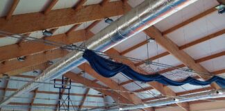 Przeciekający dach utrudnia zajęcia
