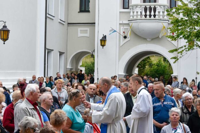 Tysiące pątników odwiedzi Tuchów