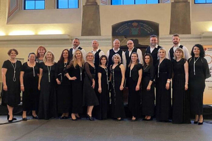 Wyjątkowy koncert Chóru SOLski w Ogrodzie Sensorycznym