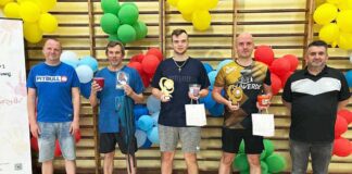 Memoriałowe granie przy stołach