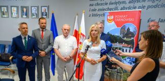 Konferencja - nowy most w Czermnej