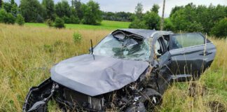 Wypadek z dachowaniem w Gosprzydowej