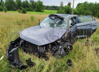 Wypadek z dachowaniem w Gosprzydowej