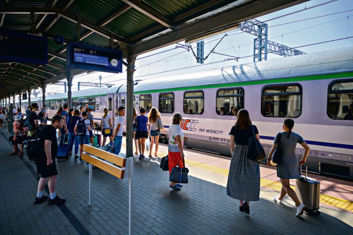 Pociąg z Tarnowa do Warszawy