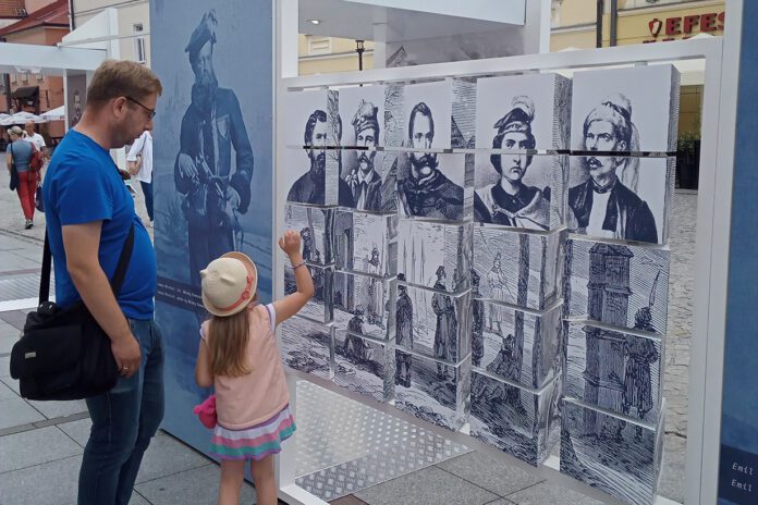 Wystawa Powstali "Powstali 1863-64" na tarnowskim rynku