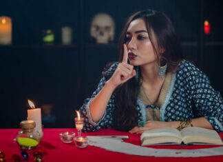 Wróżka Adela Tuszakowska