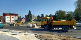 Budowa ronda w Gumniskach