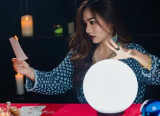 Wróżka Adela Tuszakowska