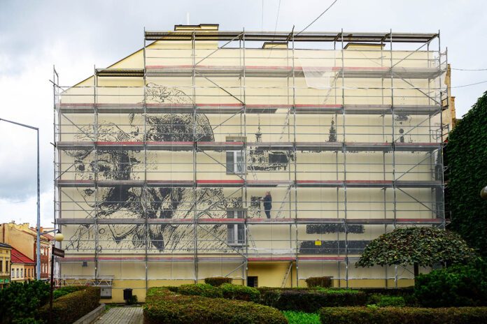 Z inicjatywy Towarzystwa Miłośników Lwowa i Kresów Południowo-Wschodnich powstaje kolejny wielkoformatowy mural historyczny - na ścianie budynku u zbiegu ulic Szerokiej i Lwowskiej