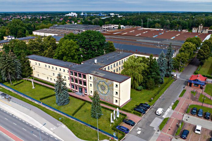 Tamel zwalnia pracowników omijając zapis o grupowych redukcjach