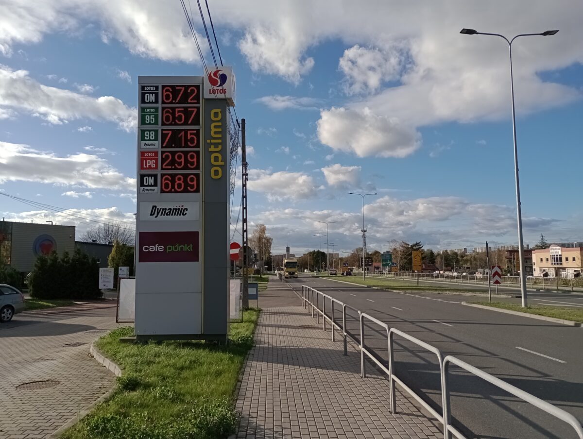 Stacja paliw przy ul. Lwoskiej