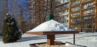 Osiedlowy karmnik na "Jasnej"