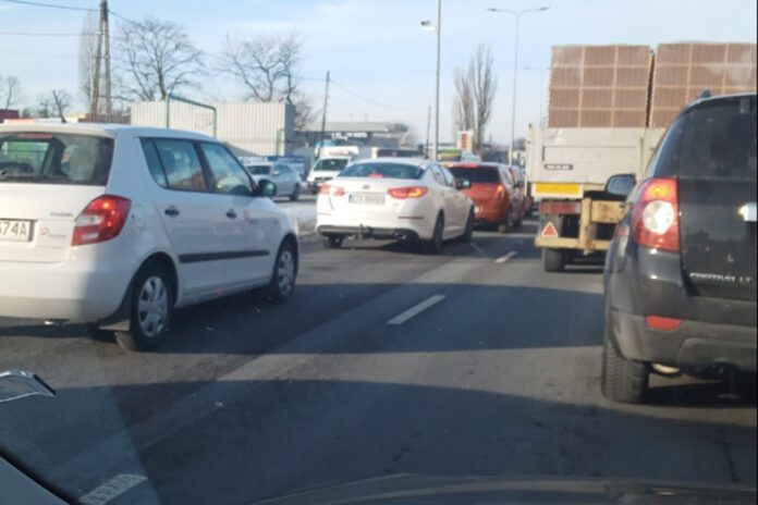 Nowa droga koło szpitala wydaje się przyjazna, ale w stronę centrum często się korkuje