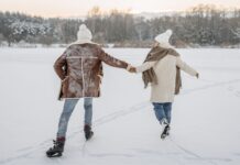 Tarnów: Lodowiska i baseny na ferie